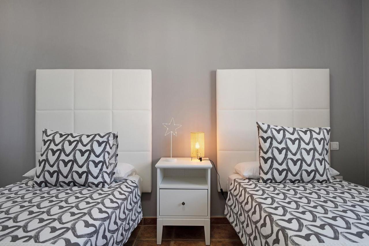 Apartamentos La Estrella III Playa Blanca  Eksteriør billede